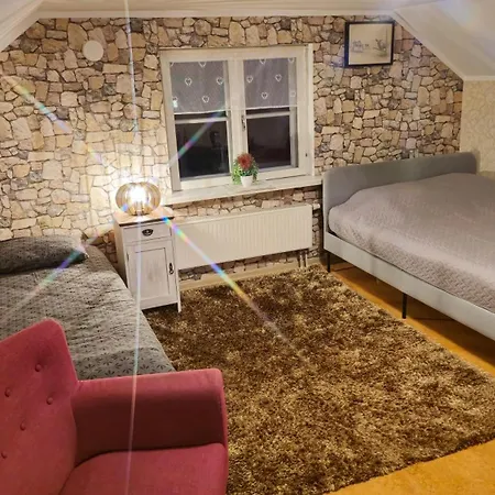 Kesklinna Kodumajutus Homestay szállás
